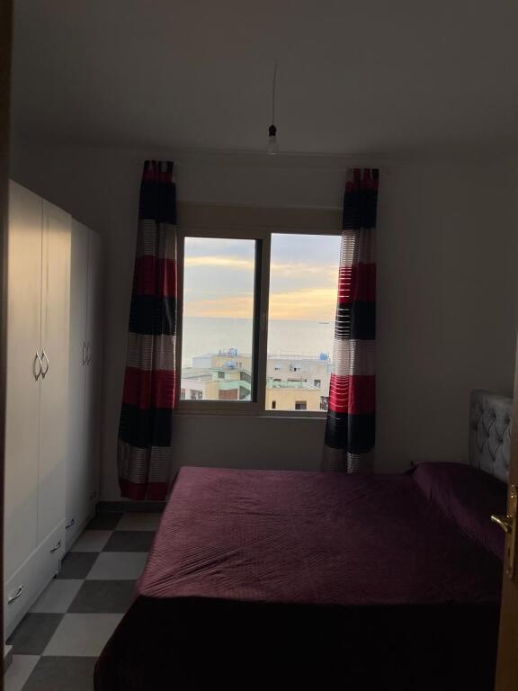 Jepet apartament me qera 1+1