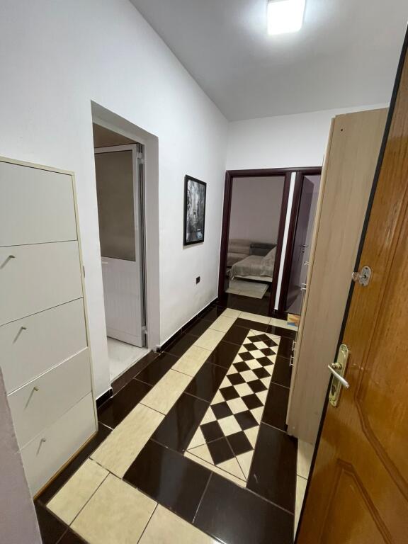 Super ap 1+1 tek rruga e durresit ( ambasada franceze )