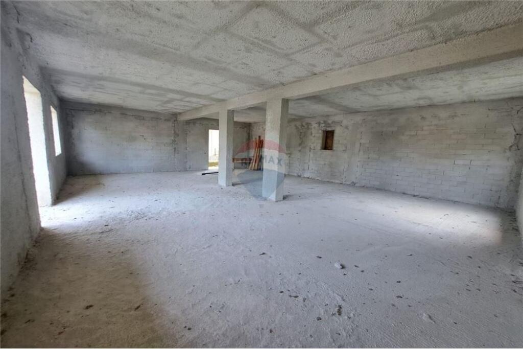 3-storey building, Vlore