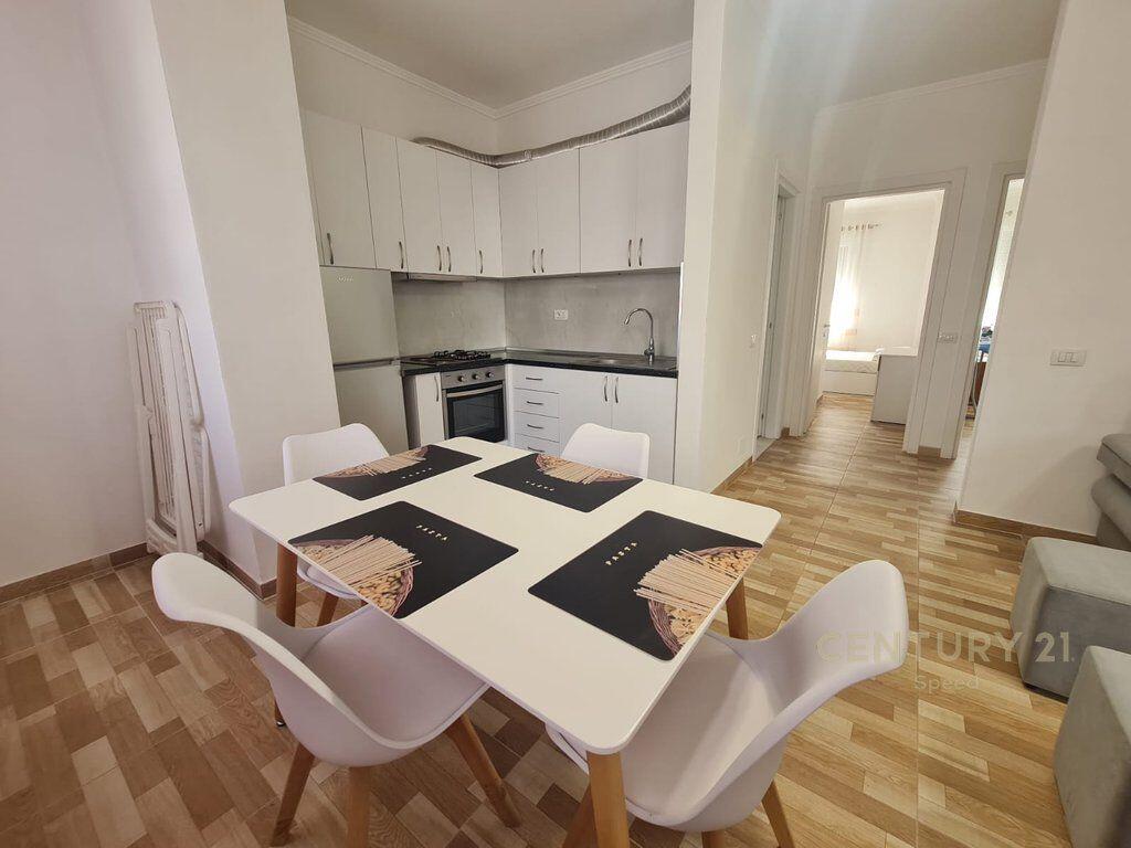 We rent out a 2+1 apartment, opposite the school “Zonja e Këshillit të Mirë” !!