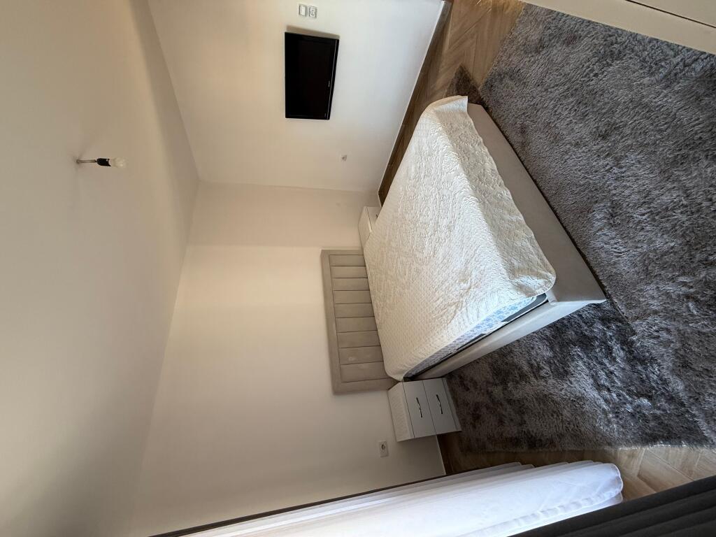 Jepet vile 2 katshe me qera