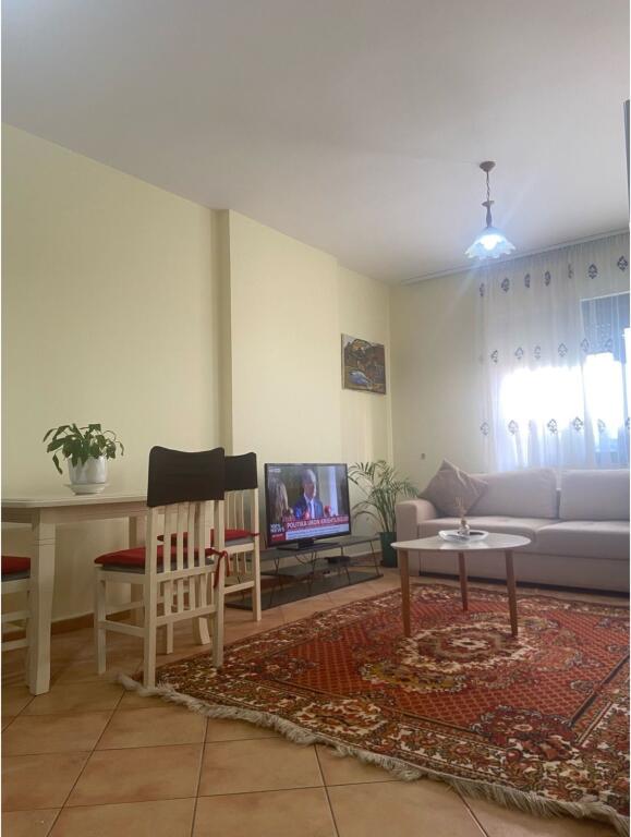 Apartament 1+1 me qira prane Selvise!