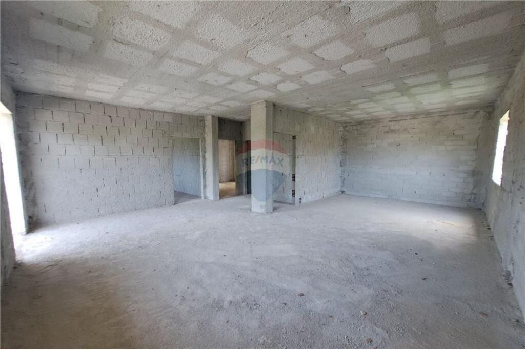 3-storey building, Vlore