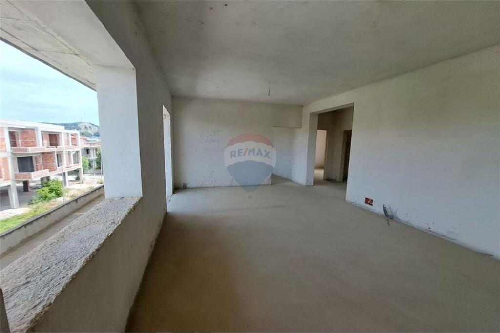 3-storey building, Vlore
