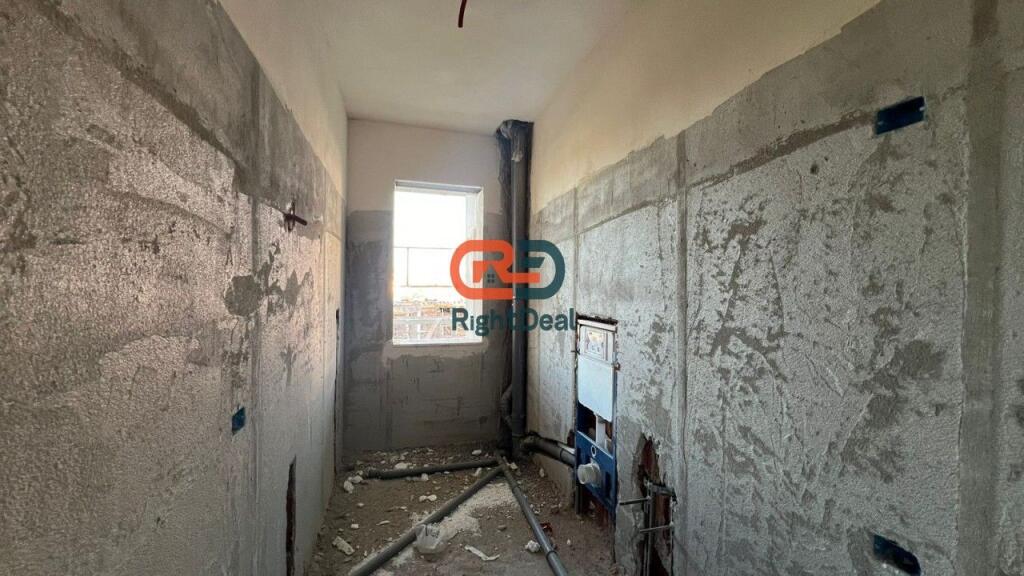 In Paskuqan, at British Residence, a 3+1+2 Apartment Perfect for Division into Two 1+1 Apartments is for Sale!!!