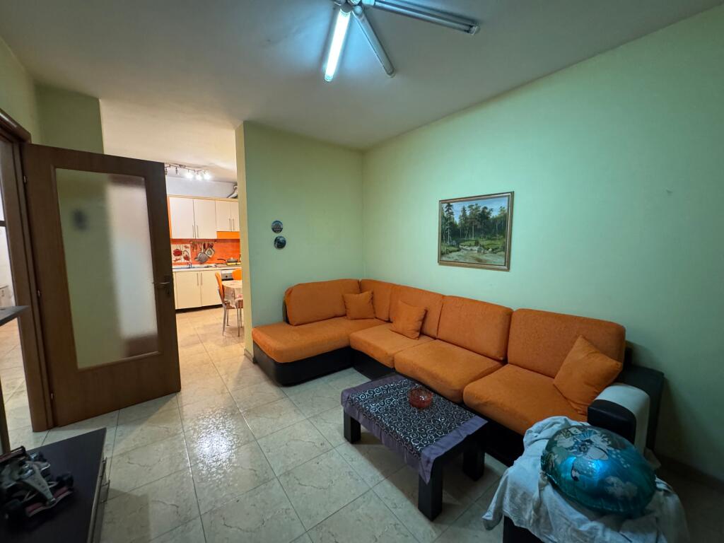 Apartment 2+1+2 for rent – Myslym Shyr  Apartment 2+1+2 for rent, 4th floor, in a building with elevator. Located in the Myslym Shyr area, opposite the Police Directorate.  💶 Price: 600 € (non-negotiable)