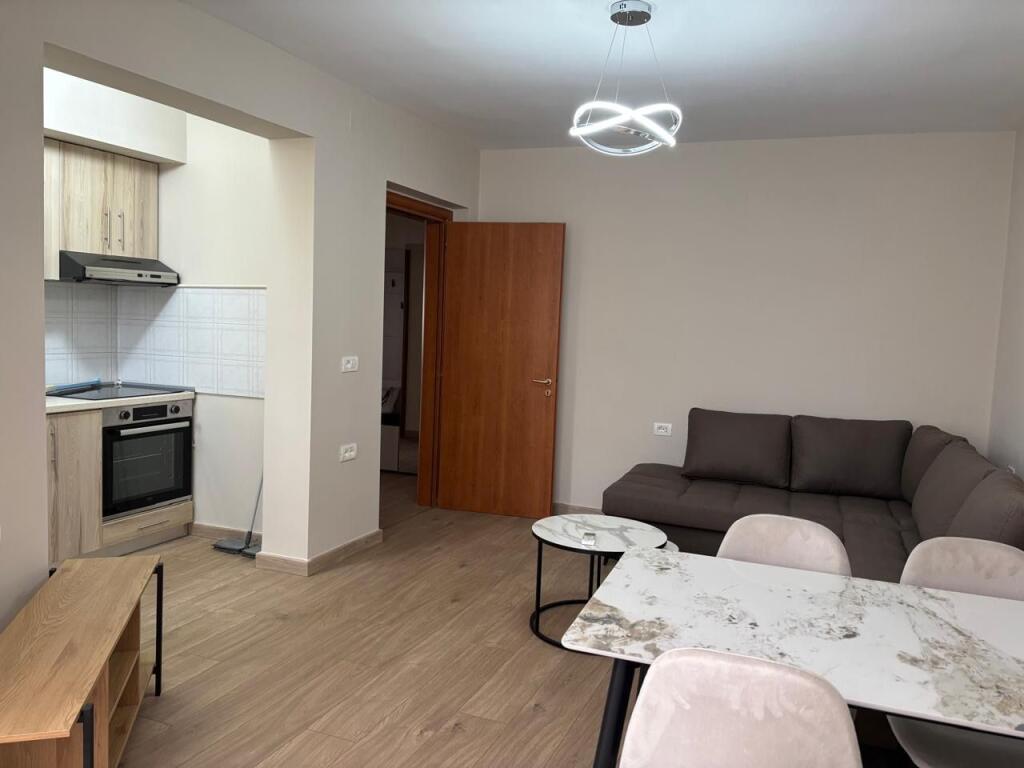 Apartament 2+1 pas shkolles Mihal Grameno!