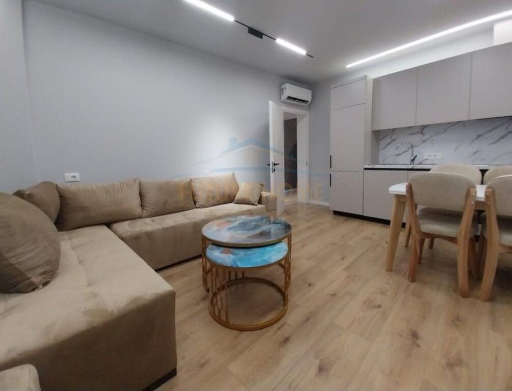 Qira, Apartament 1+1, Unaza e Re, prane Vila L, Tirane