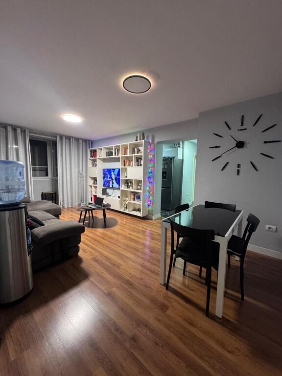 Apartament 2+1 me qira Bllok