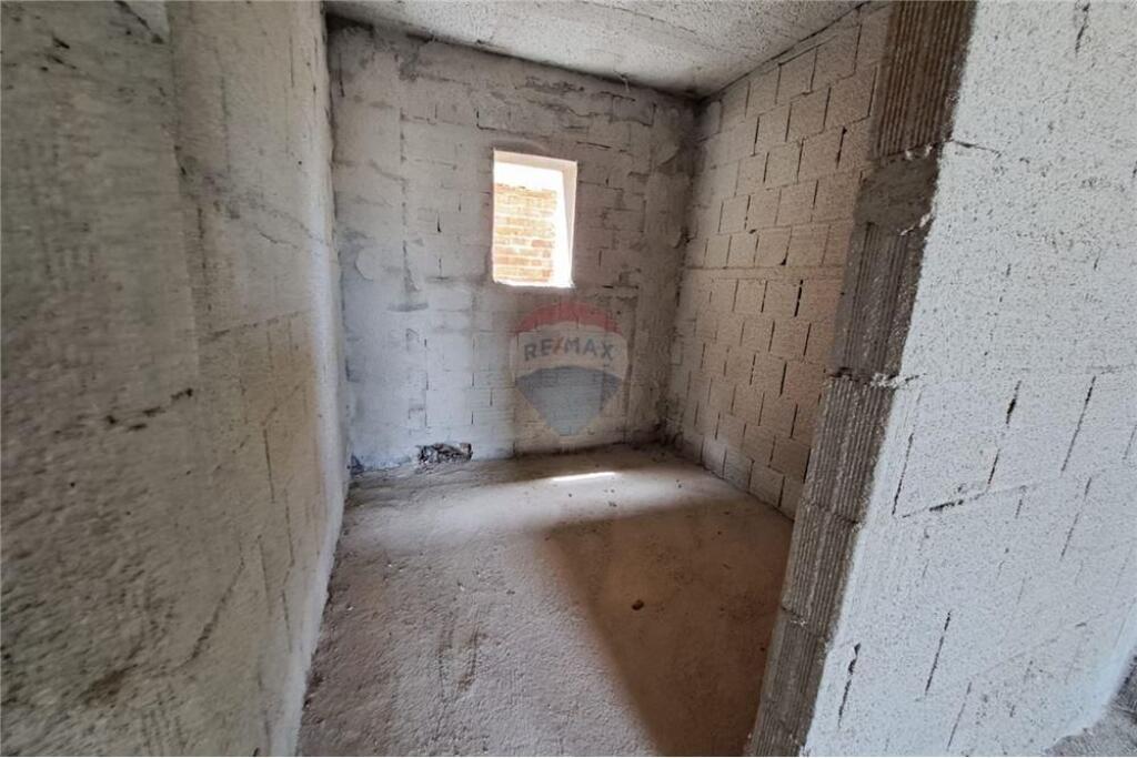 3-storey building, Vlore