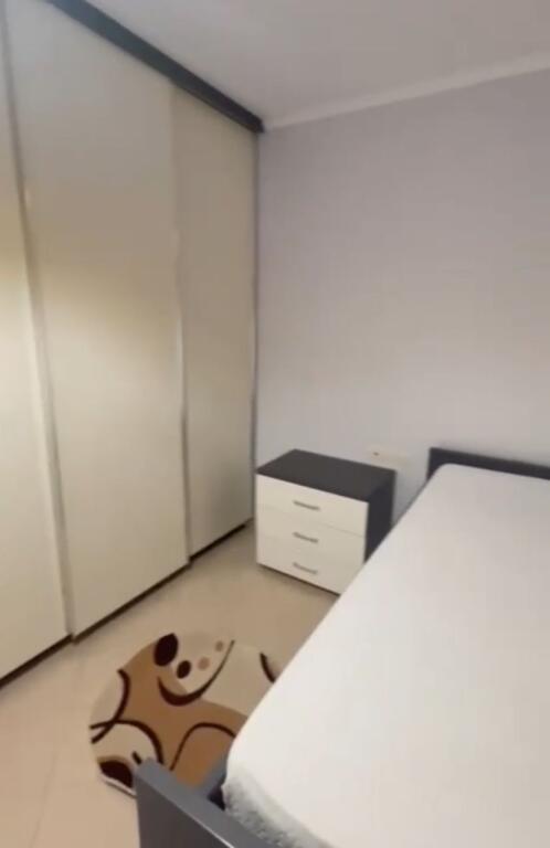 Apartment 2+1 for rent at Komuna e Parisit