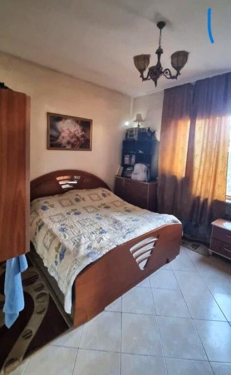 Shitet, Vile 2-kateshe, Selite, Tirane