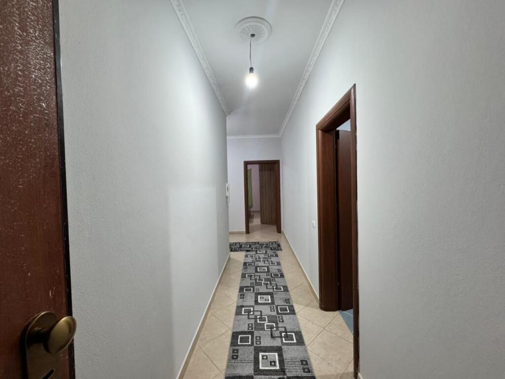 Jepet me qira apartament 1+1,Plazh Rrota e Kuqe,Durres