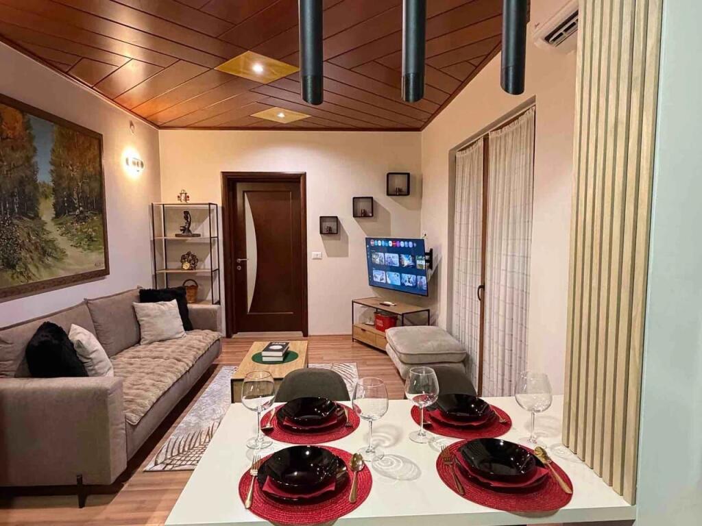 APARTMENT FOR RENT 1+1 KAVAJES STREET 60,000 LEKE