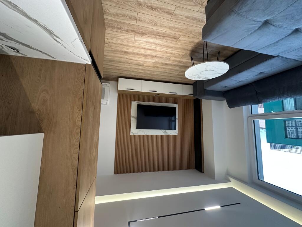 2+1 apartment for rent at the Commune of Paris