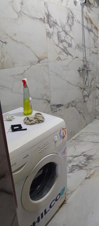 VILLA 2 FLOORS.40000 LEKE.FRESH