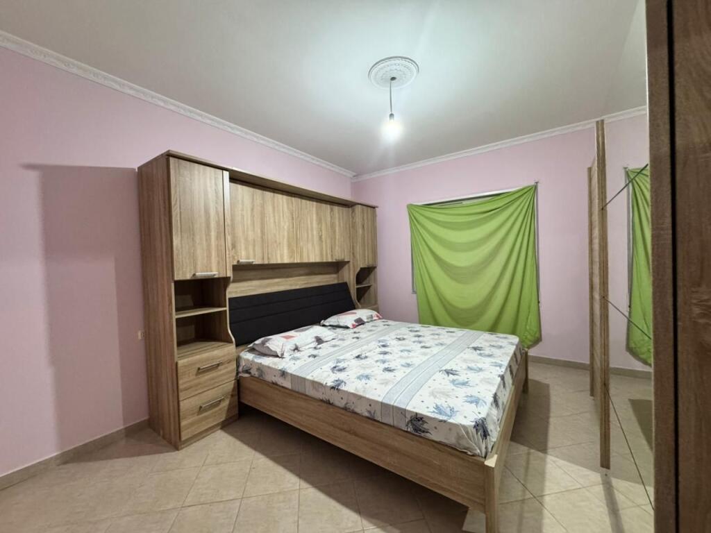Jepet me qira apartament 1+1,Plazh Rrota e Kuqe,Durres