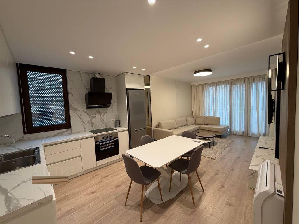 Apartment 1+1 + parking spot on Barrikadave street, near the Center!