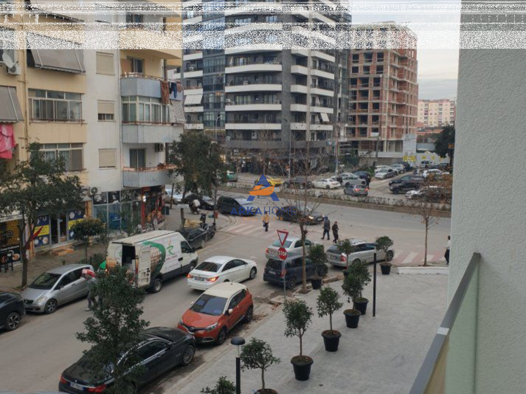 JEPET ME QIRA AMBIENT BIZNESI 74M2 "ASTIR " 800 EURO