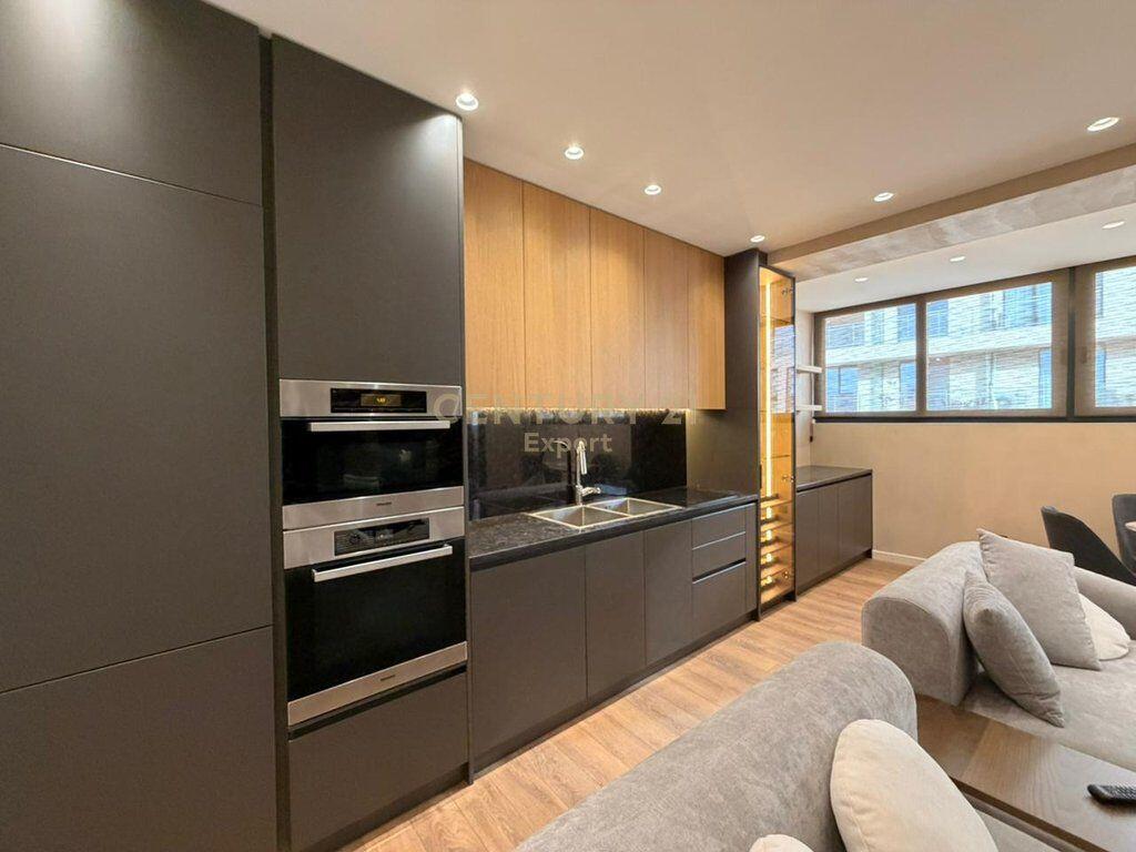 Apartament modern 2+1Post parkimi per qira ne Rrugen e Durresit !