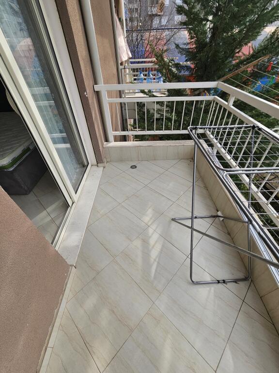 Jepet me Qera: 2+1+2wc+2 ballkone 📍Fresku  (pranë Bunk arti) - Kt.2 - 45,000 Lek - Sp.95m² - pallati ri E mobiluar dhe shumë pranë stacionit të urbanit. - ideale per familje