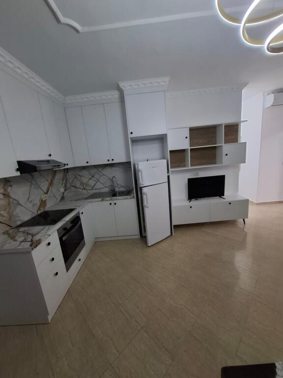 Jepet apartament me qera 1+1