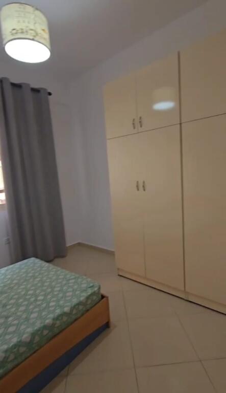 Jepet me qera apartament 2+1 ne Kompleksin "Golden Park"