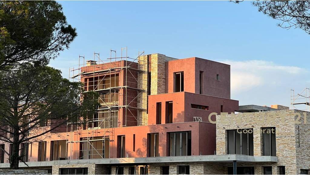 FOR SALE 2+1 APARTMENT WITH VERANDA - LURA 5, LALZIT BAY