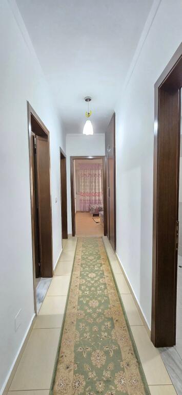 Fantastica Opportunità di Affitto Vicino alla Direzione Scolastica ❗️❗️A Korçë  PER LA PRIMA VOLTA SUL MERCATO! Diventa il Primo Inquilino!