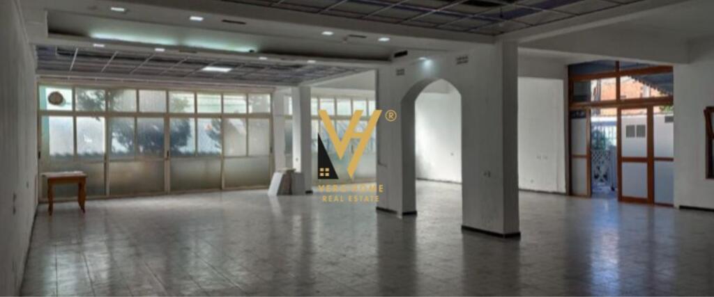 COMMERCIAL SPACE 220 M2 FOR RENT AT NEW BOULEVARD 900 EURO