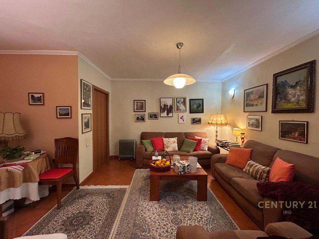 APARTAMENT 2+1 PAS AMBASADES AMERIKANE