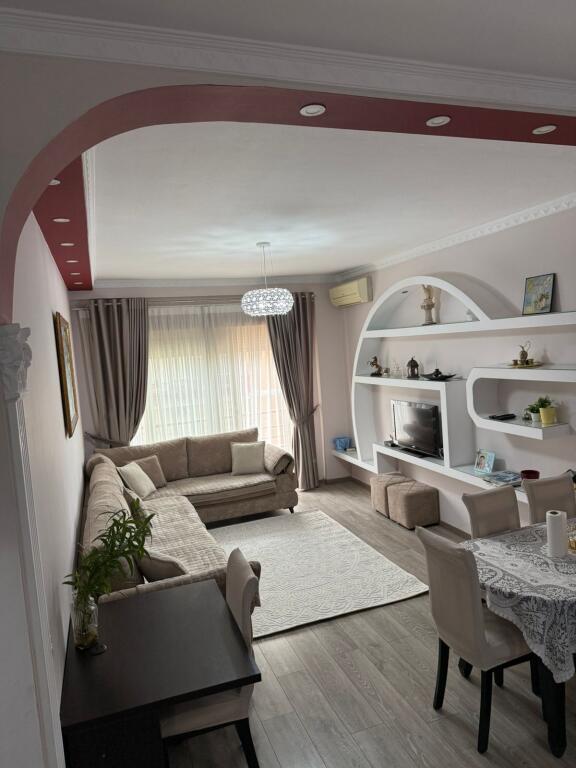 Apartament 1+1, Don Bosko!