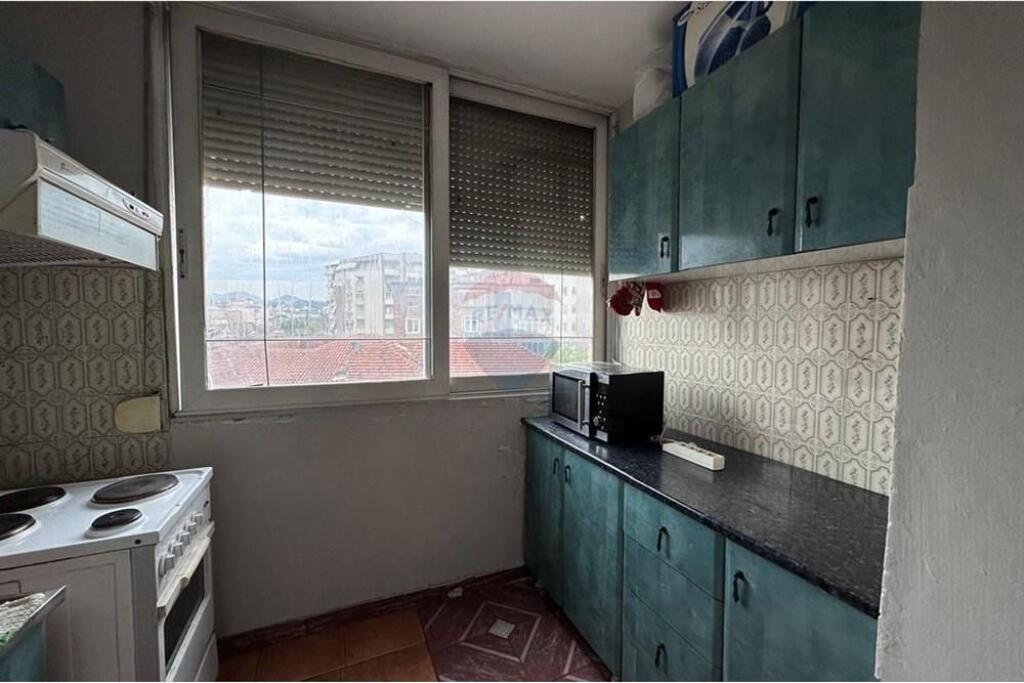 Apartment - For Rent - Pazari i Ri, Tirana