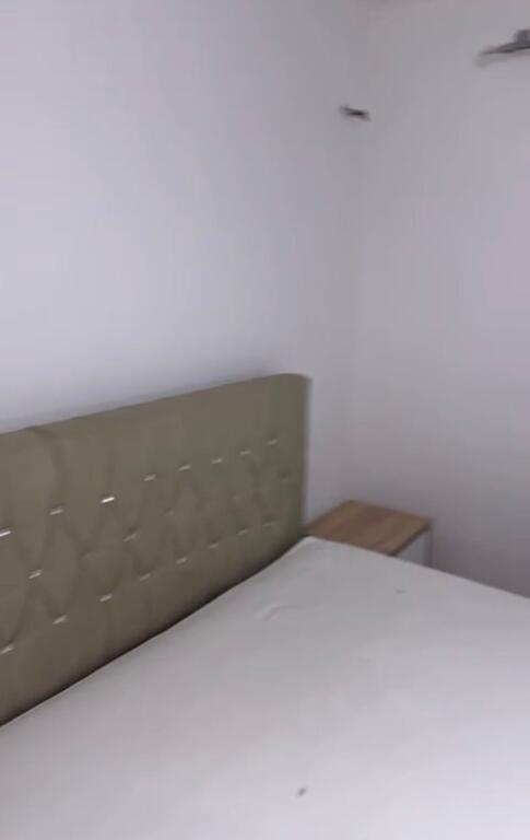 Jepet me qira 2+1 perballe Hurry Fultz Rr.Asim Vokshi 600 mije leke