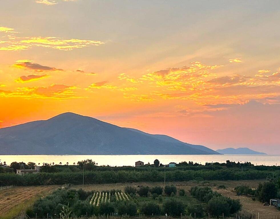 500 meters from Orikum Beach - Very big apartment fully furnished