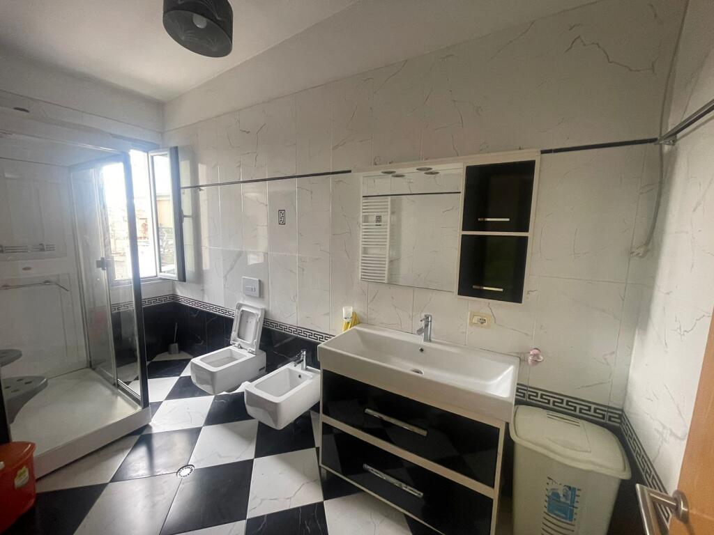 🏡 Two-storey villa for rent – Bulevardi i Ri💶 Price: 1,000 € / month