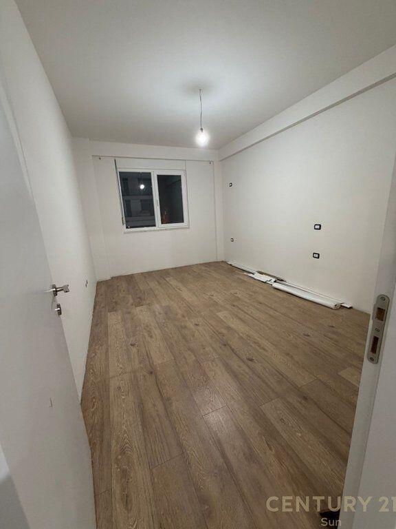 JEPET AMBJENT PER ZYRA NE KOMUNEN E PARISIT!