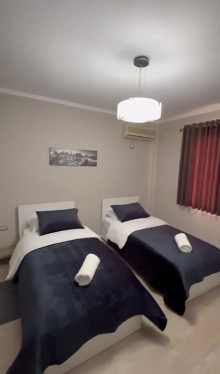 Jepet me qira 2+1+1 Laprake 520 mije leke