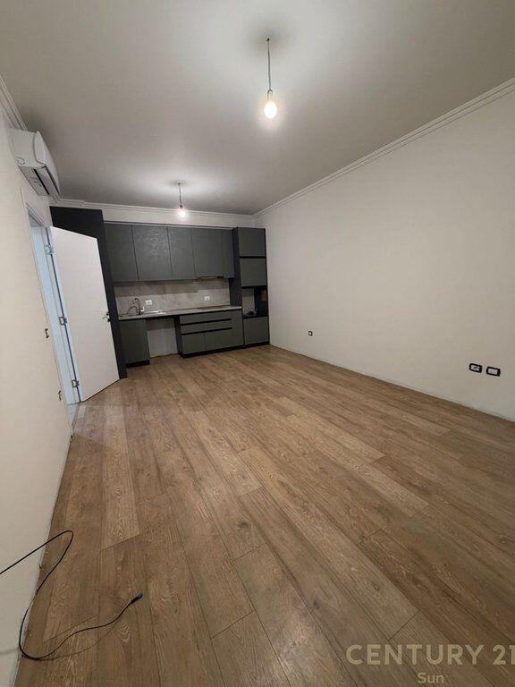 JEPET AMBJENT PER ZYRA NE KOMUNEN E PARISIT!