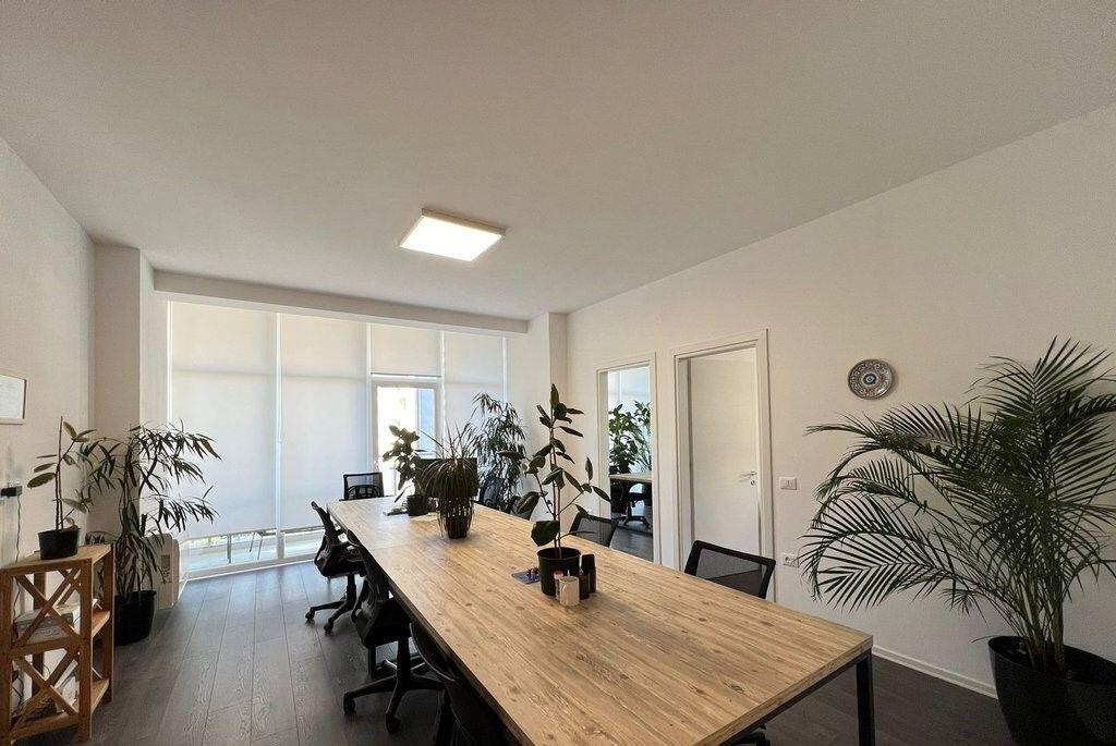 Zyrë për qira – Komuna e Parisit, Kompleksi Kika 2!