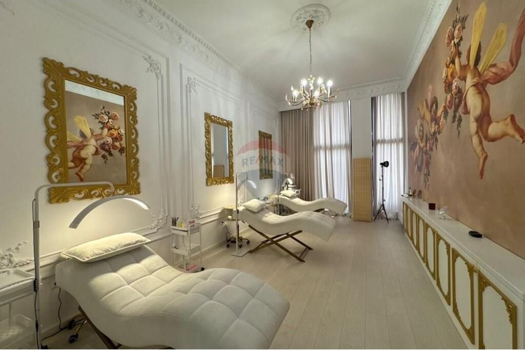 Eyelash business for sale on Kavajes street