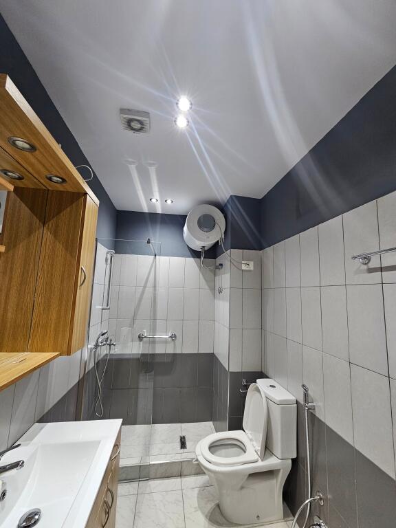 In vendita: *2+1 &amp; Balcone* || *(📍Lago Secco - Nessuna visita a Mir Zoti)* || 2 min dal Lago, posizione ideale || *148,800 Euro*