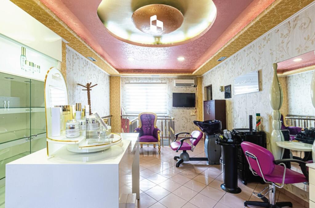 In Affitto: Locale su 2 Piani 📍Mine Peza/Via Durres || (1.000€/mese) Posizione Super, Vicino al Centro