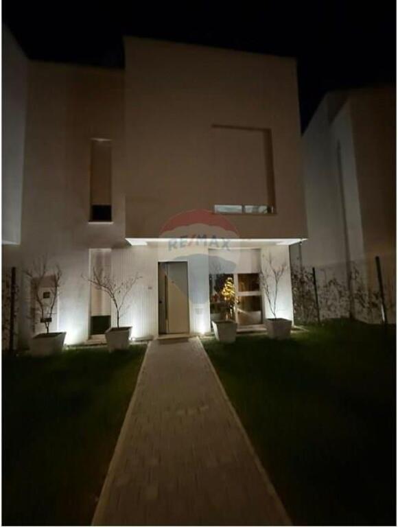 Villa for sale at Rezidenca Alba in Farke.