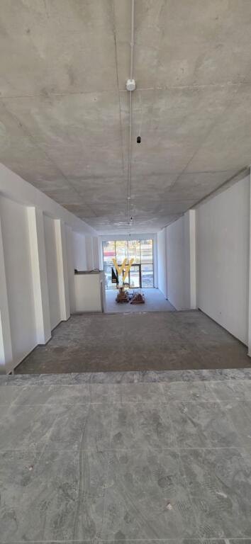 LOCALE COMMERCIALE IN AFFITTO 125 M2 IN VIA BARRIKADAVE 3.500 EURO