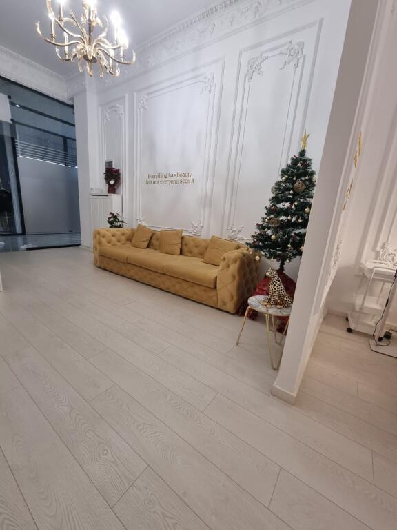 Vendesi attività commerciale presso Garden Building, Via Kavaja