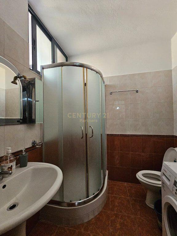 We rent a 1+1 apartment in Myslym Shyr !