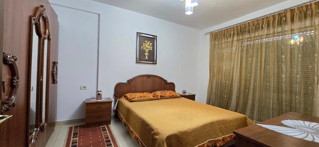 Fantastica Opportunità di Affitto Vicino alla Direzione Scolastica ❗️❗️A Korçë  PER LA PRIMA VOLTA SUL MERCATO! Diventa il Primo Inquilino!