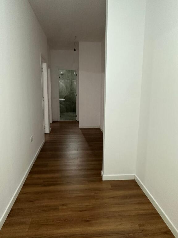 AMBIENT PER ZYRE TE ARLIS NDERTIM FARMCIA 10