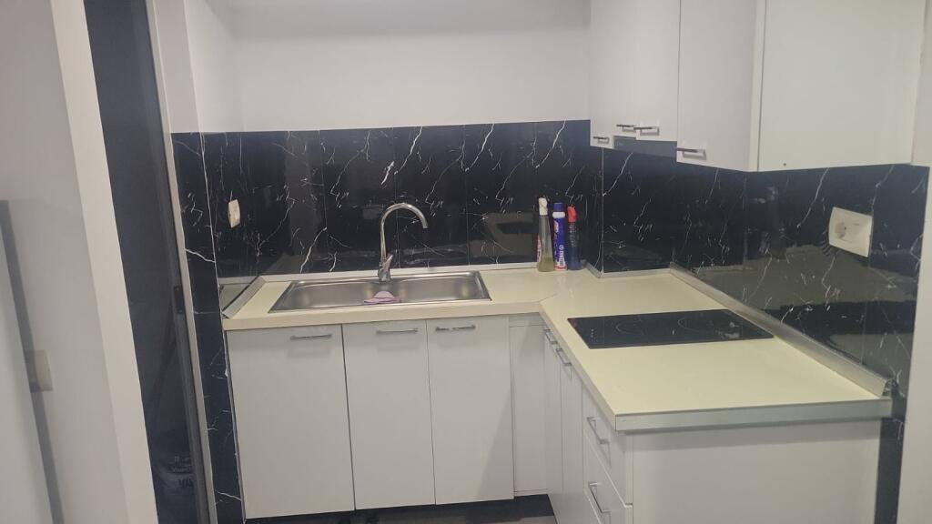 Garsionere per shitje, Liqeni i Thate!